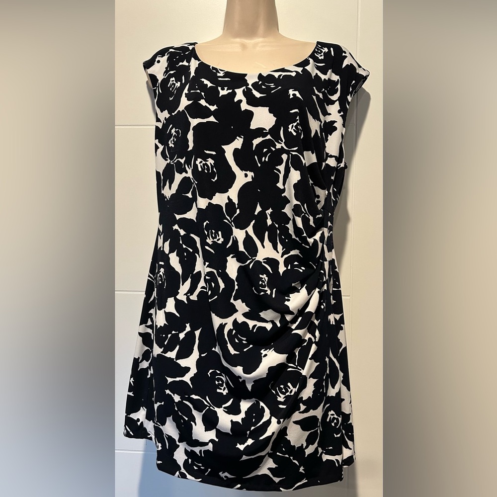 Black and White Floral Sleeveless Dress